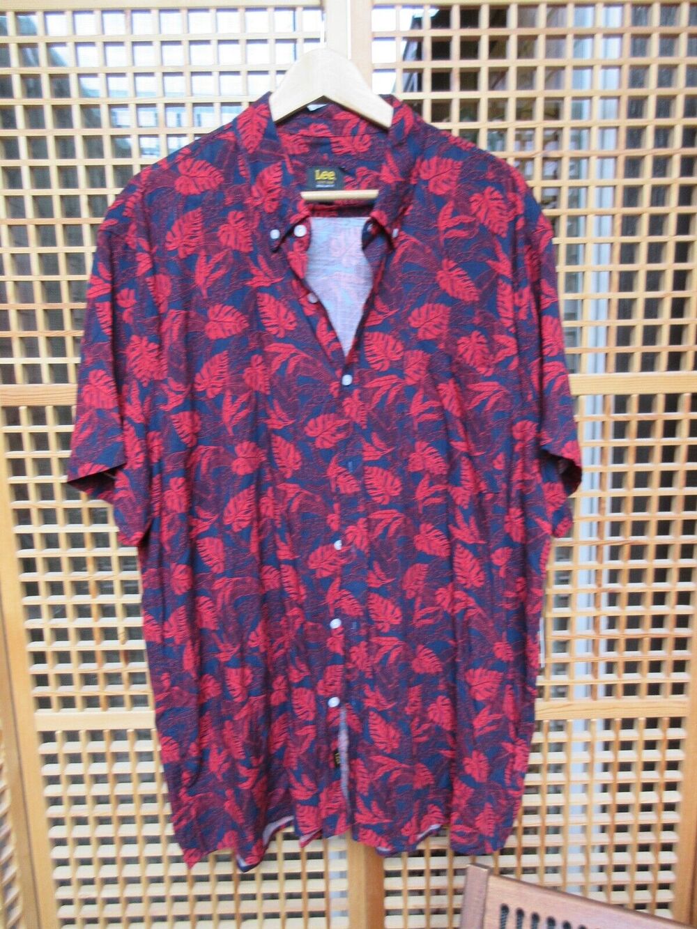 Lee Men’s 2XL Short Sleeve button up Shirt palm tree Hawaiian Red Blue Indigo
